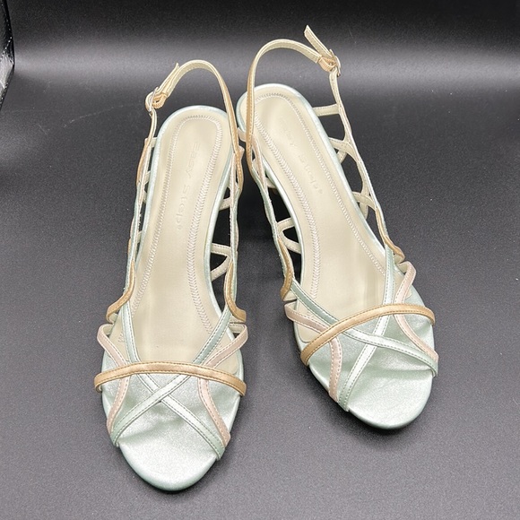 Easy Step Sandals, New in Original Box, SZ 8.5M, Mint - Picture 2 of 9